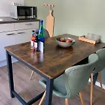 House Parallel Apartament *